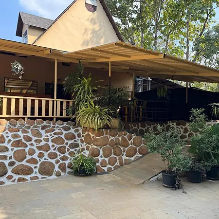 Chikoo Farm Inn